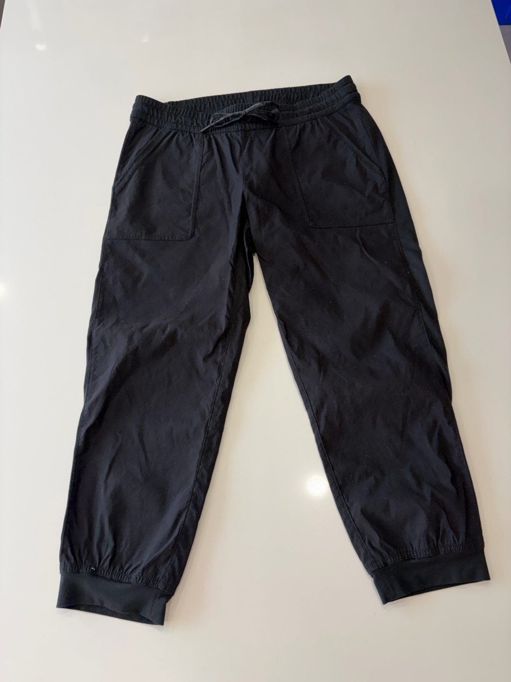 Women’s North Face Black capri/cropped Pants with Elastic Waist and drawstring